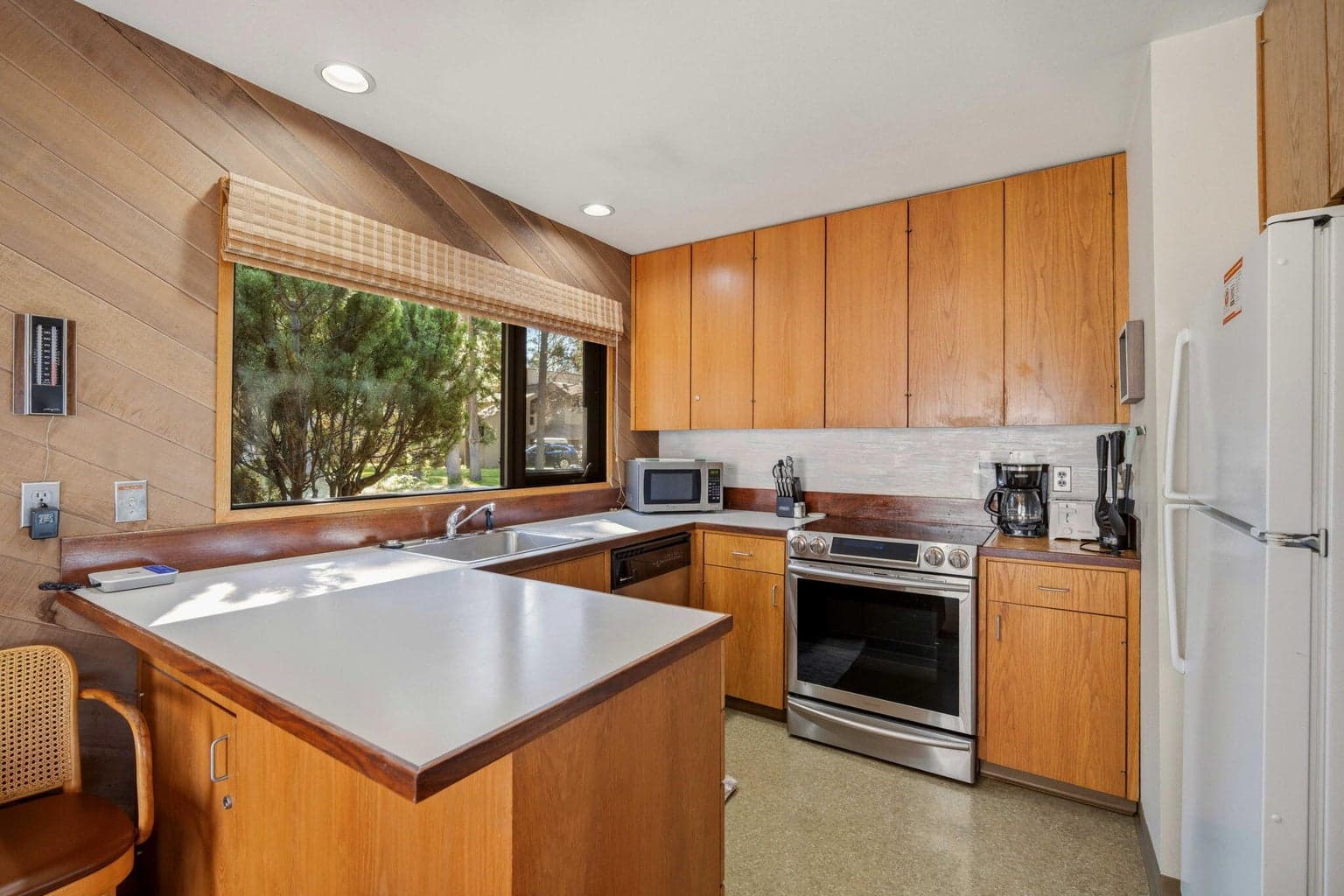 Photo of 57258 Island Road 12 of 30