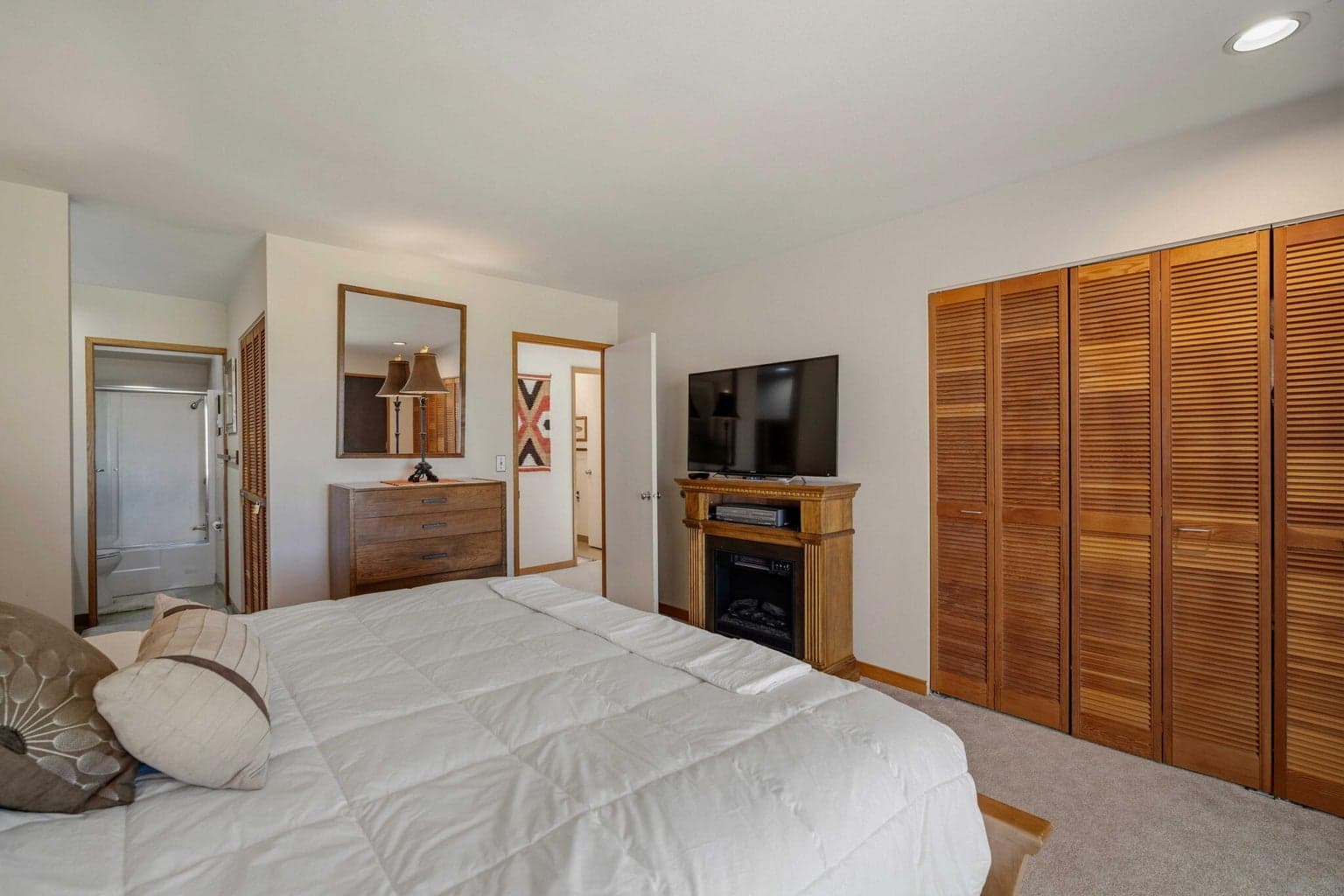 Photo of 57258 Island Road 19 of 30