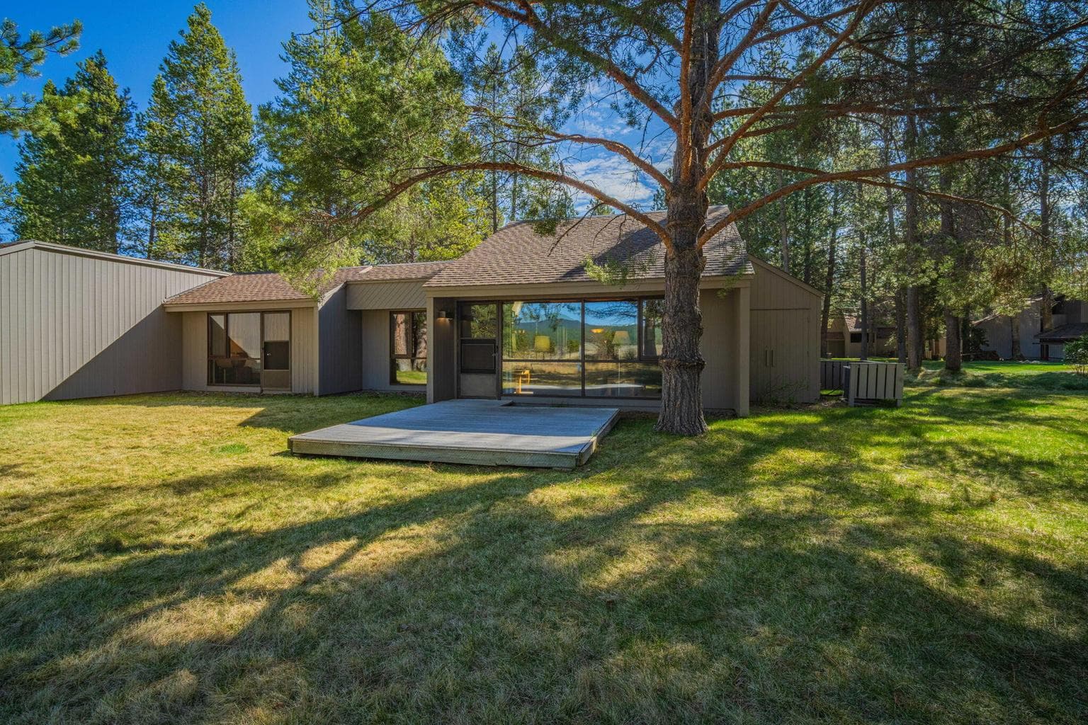 Photo of 57258 Island Road 29 of 30