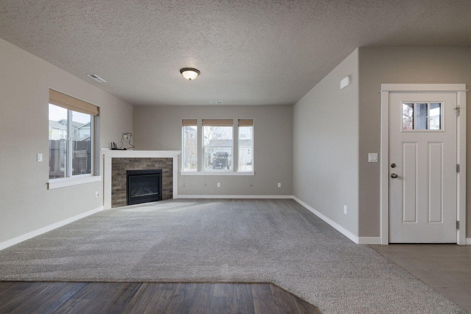 Photo of 2557 Spruce 2 of 24
