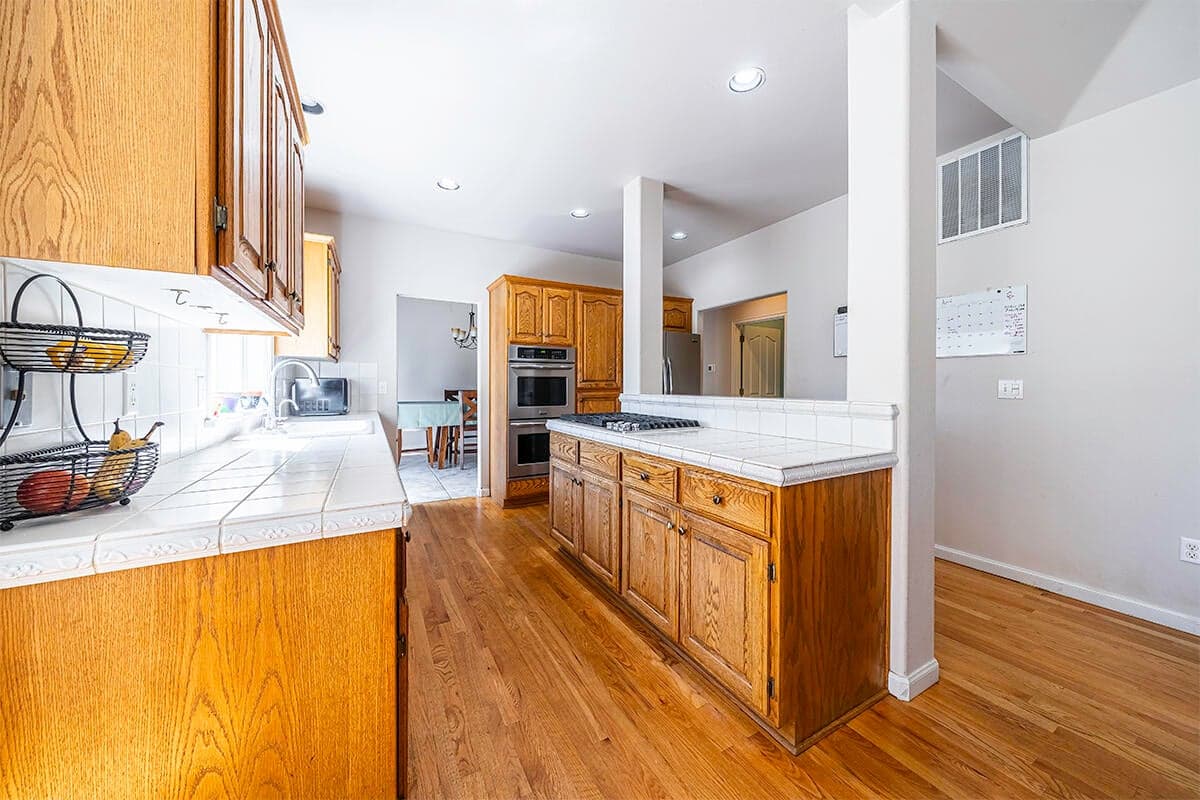 Photo of 2840 Wilkshire 3 of 20