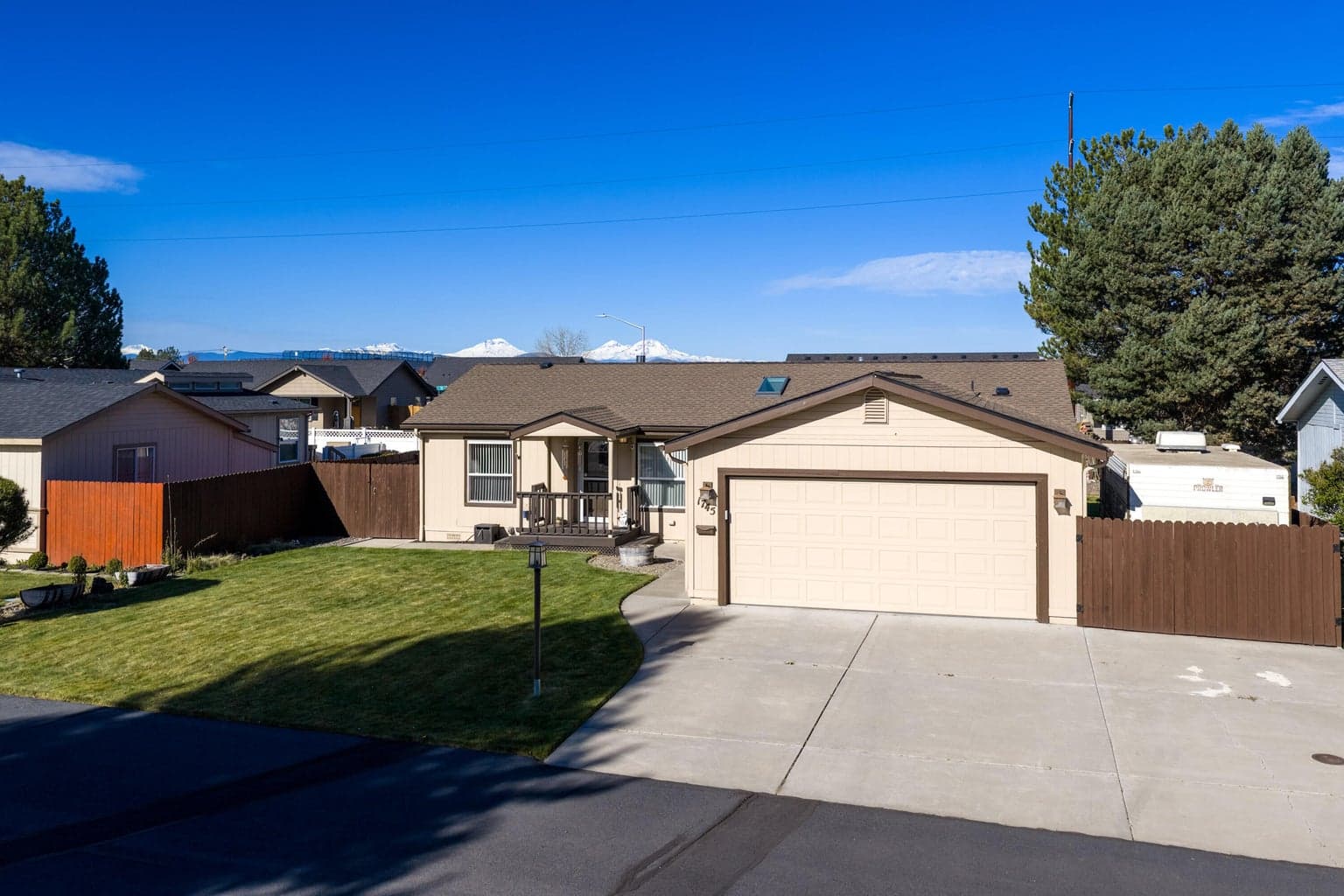 Photo of 1745 6th 3 of 30