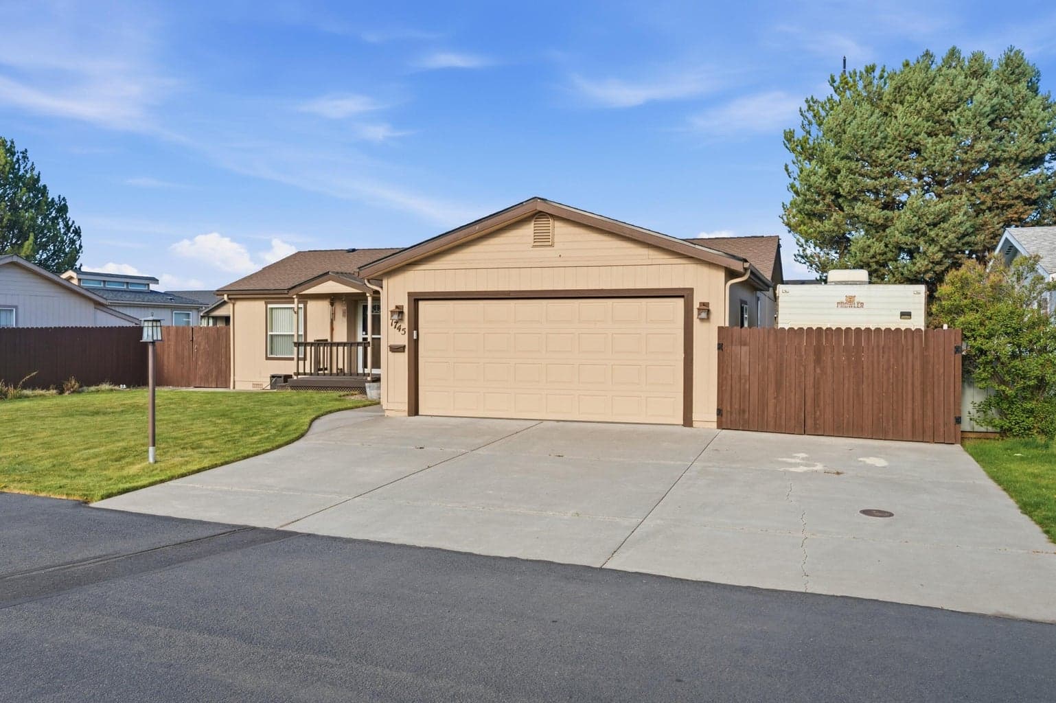 Photo of 1745 6th 2 of 30