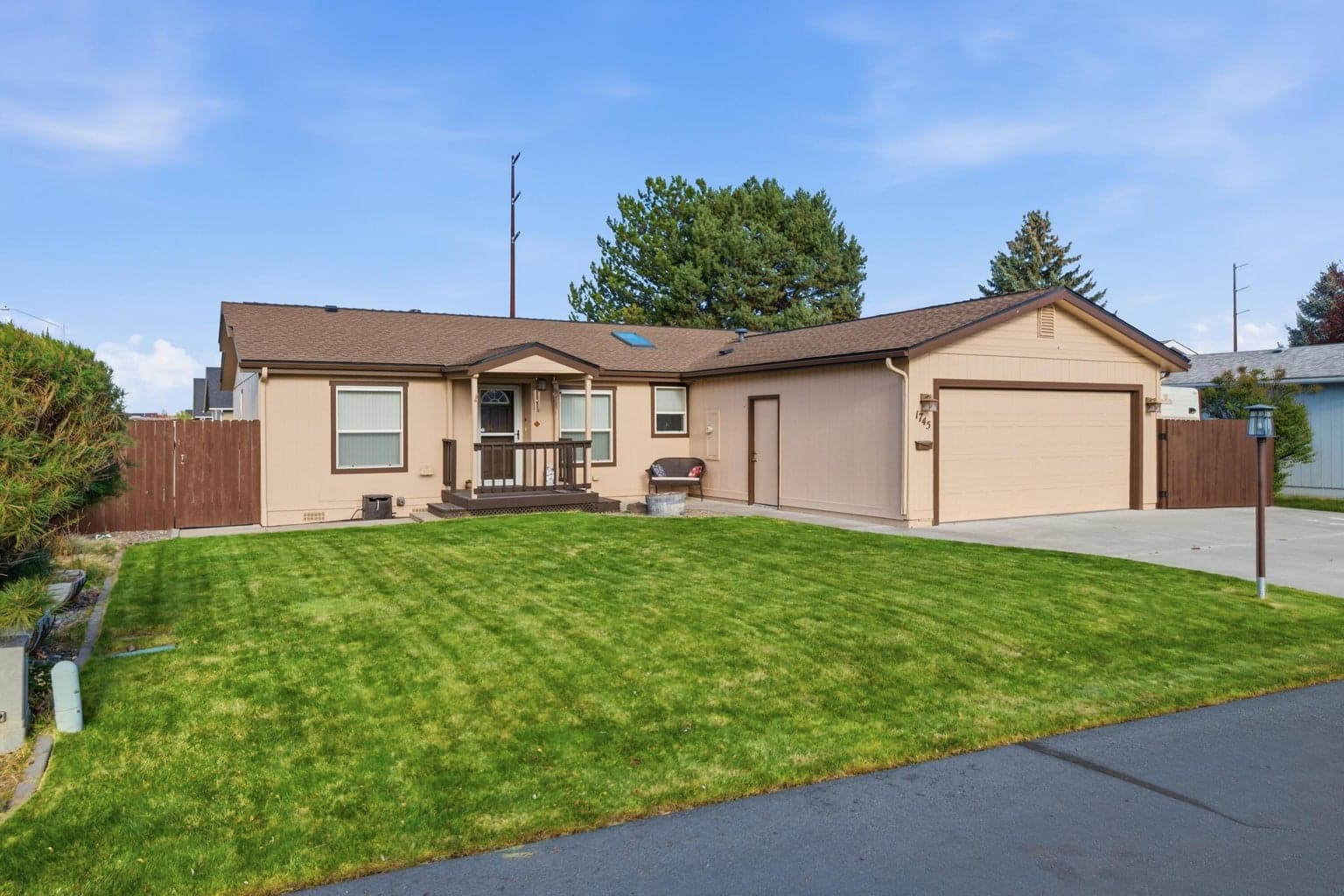 Photo of 1745 6th 1 of 30