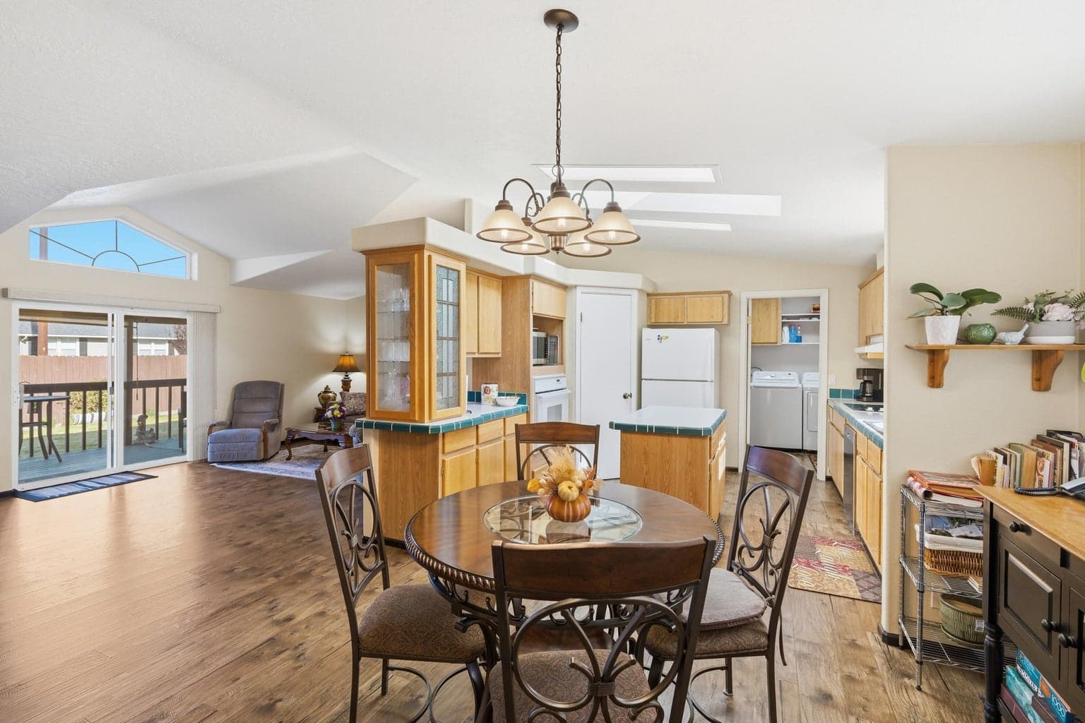 Photo of 1745 6th 5 of 30