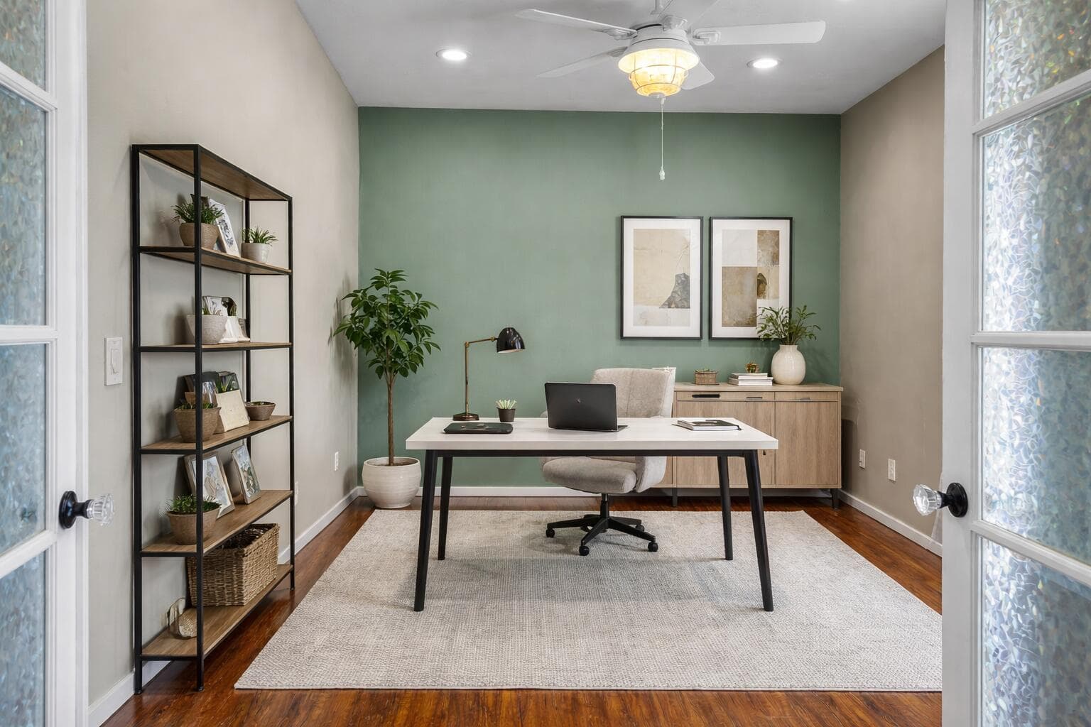 Office or 3rd bedroom (VS)