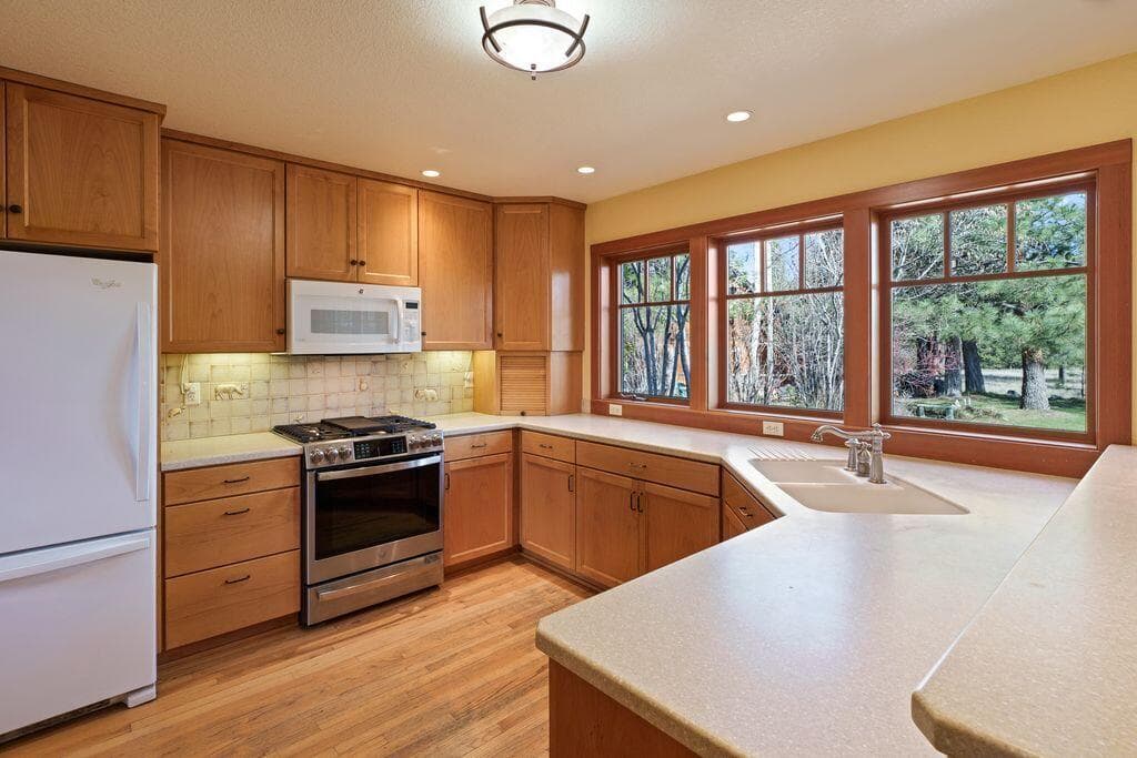 Photo of 26256 SW Metolius Meadows Drive 21 of 50