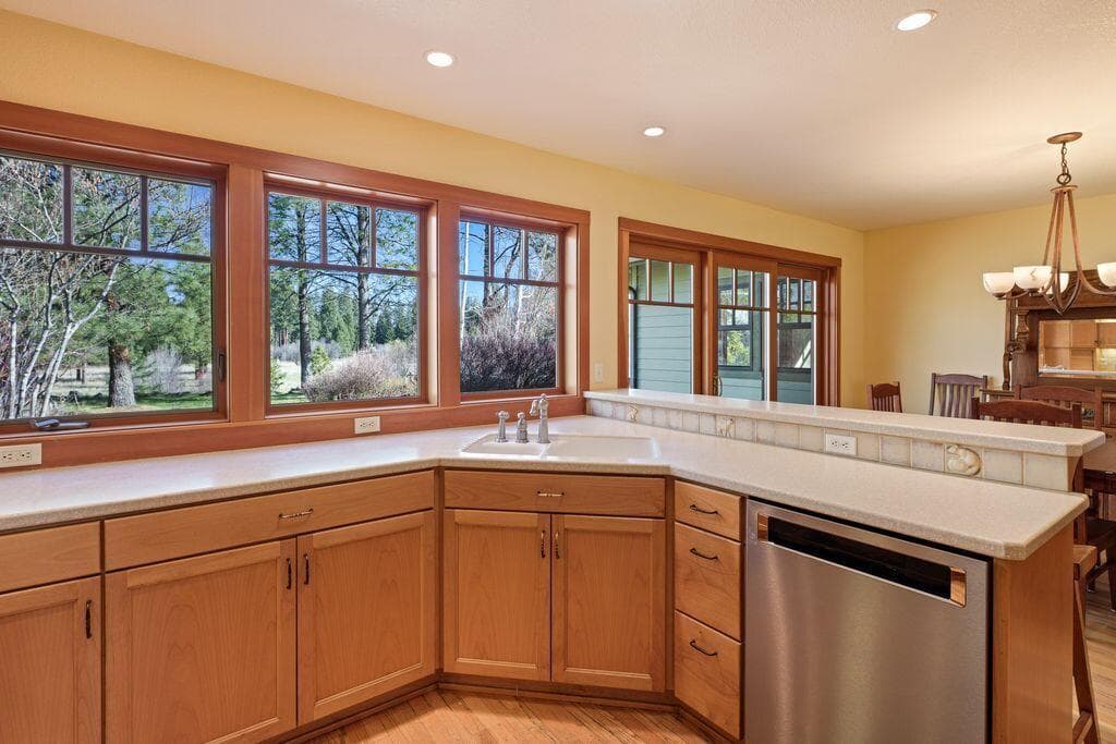 Photo of 26256 SW Metolius Meadows Drive 22 of 50