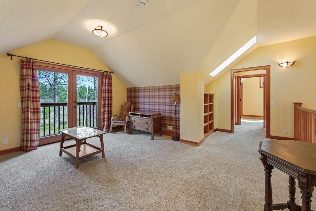 Photo of 26256 SW Metolius Meadows Drive 38 of 50