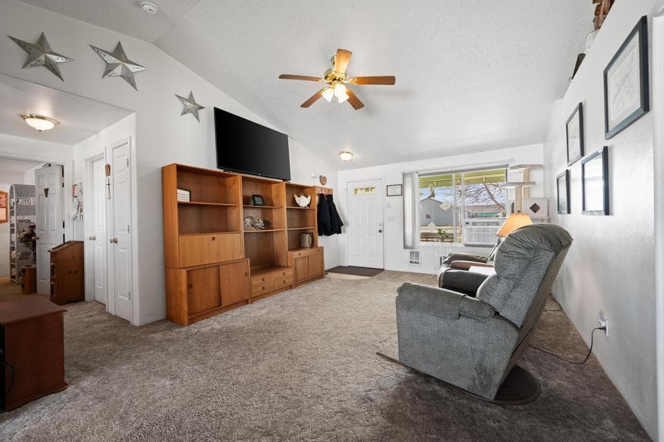 Photo of 1554 NE Larry Court 9 of 28