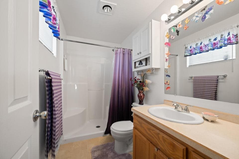 Photo of 1554 NE Larry Court 17 of 28