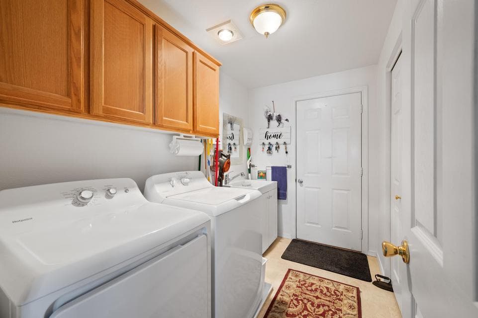 Photo of 1554 NE Larry Court 21 of 28