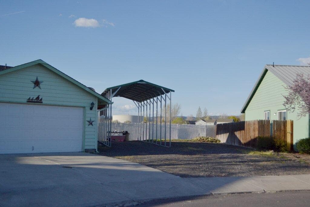 Photo of 1554 Larry 4 of 28