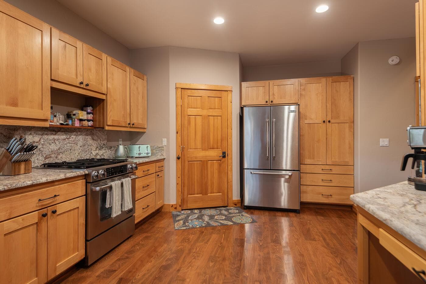 Photo of 2936 Red Oak Drive 2 of 36