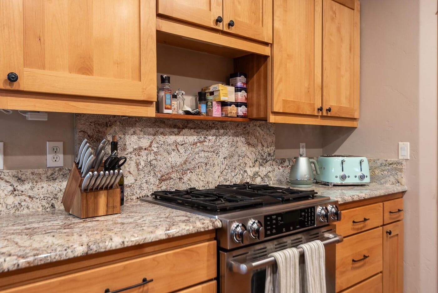 Photo of 2936 Red Oak Drive 4 of 36