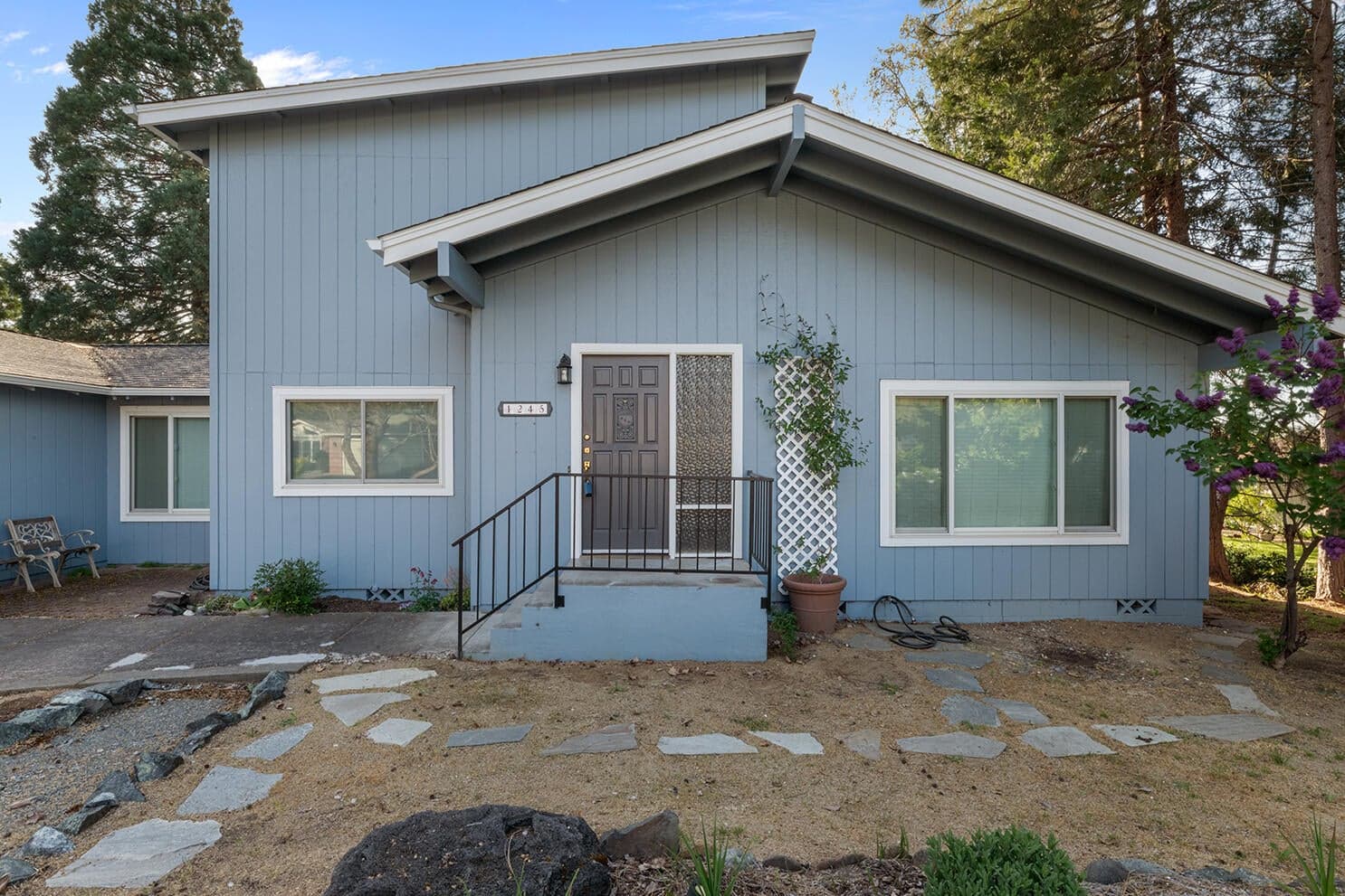 Photo of 1245 Valley View 3 of 27