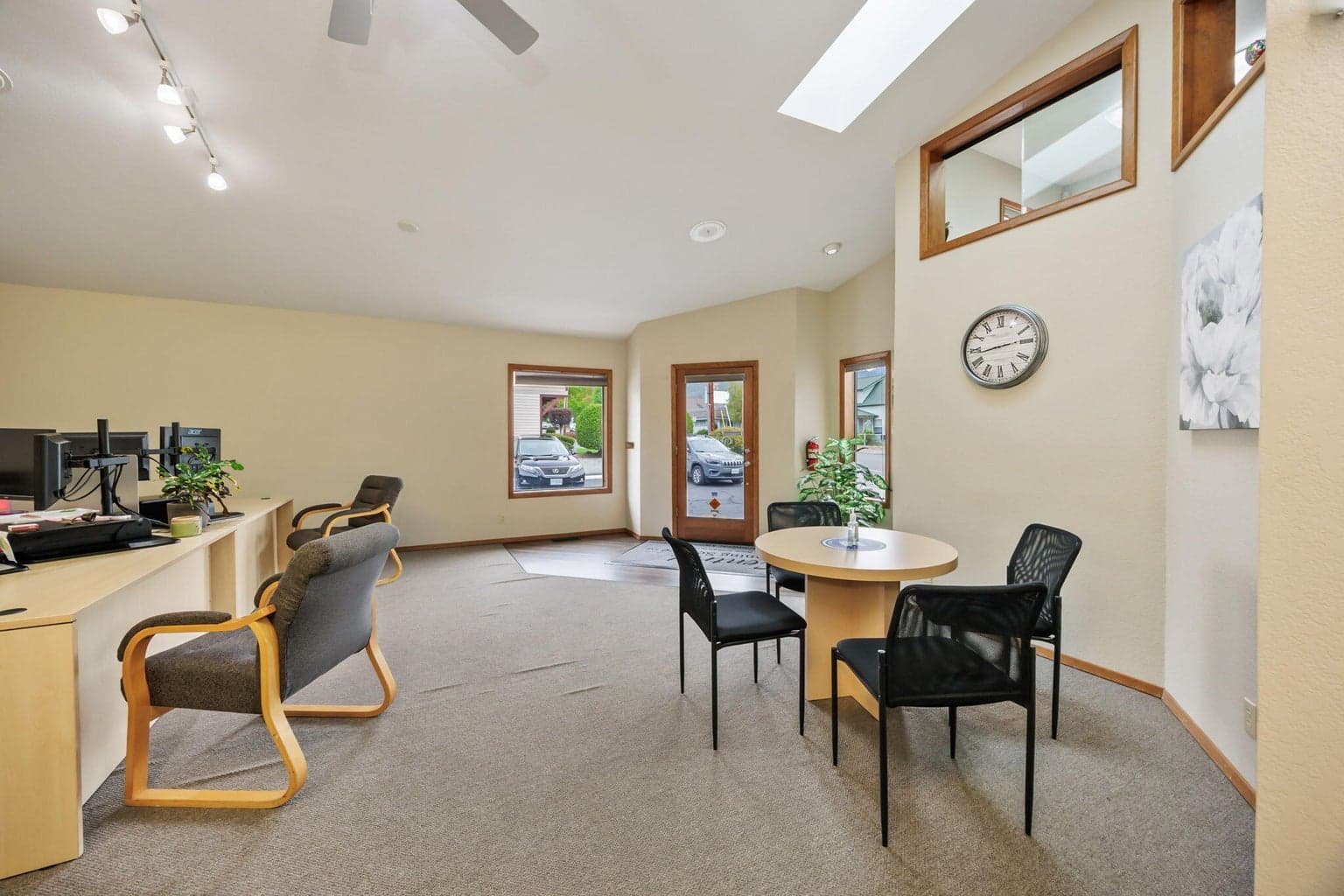 Photo of 1002 6th 2 of 26
