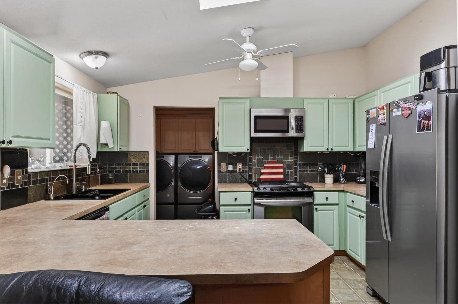 Photo of 15495 Federal Road 10 of 38