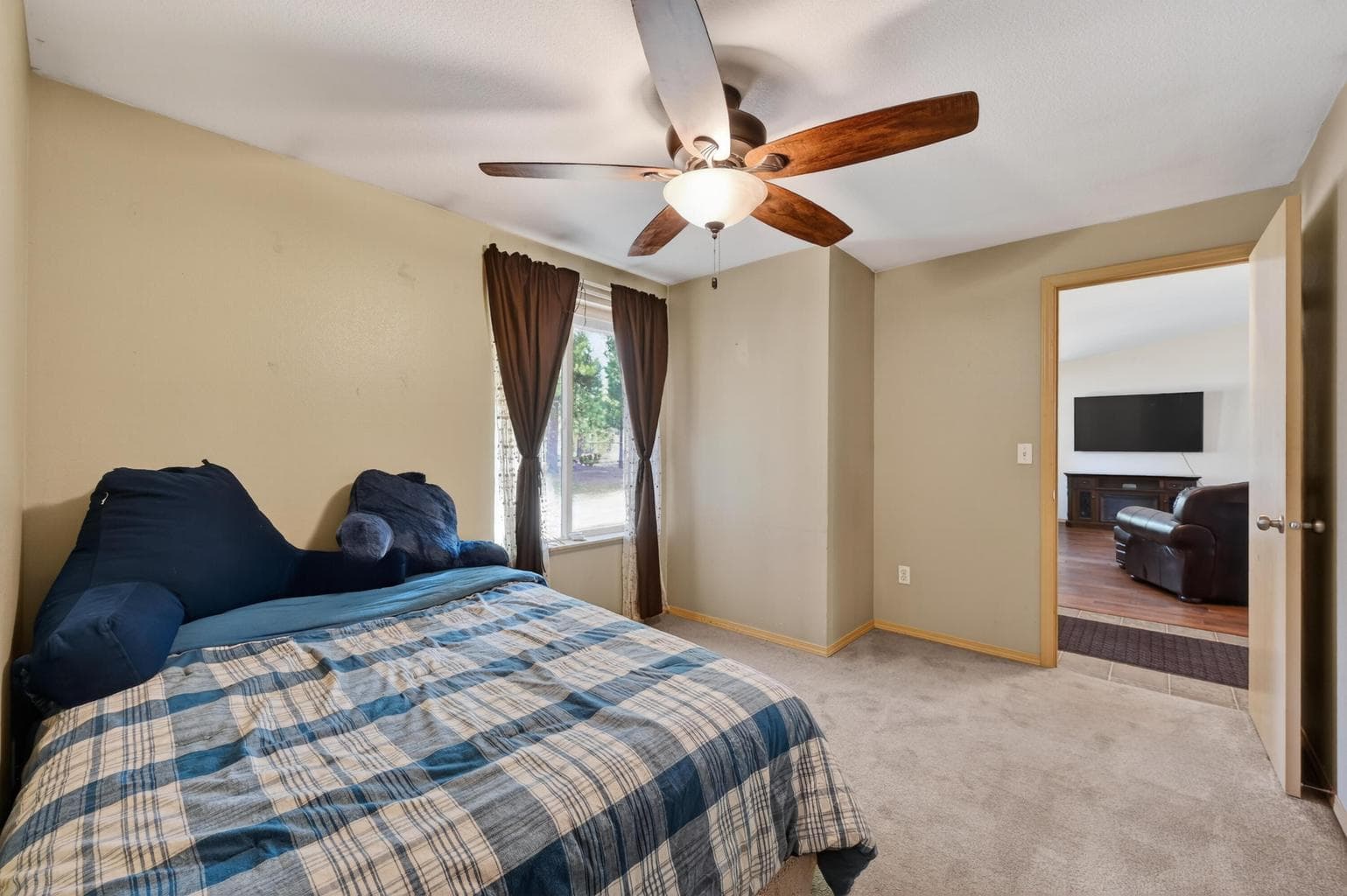 Photo of 15495 Federal Road 19 of 38