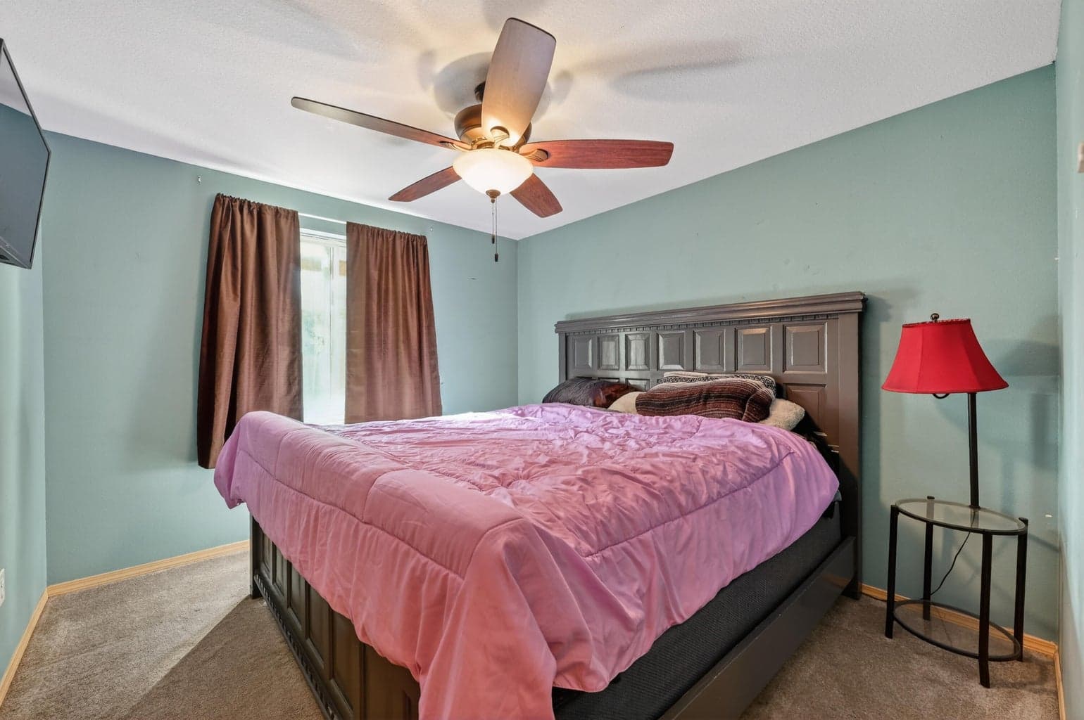 Photo of 15495 Federal Road 21 of 38