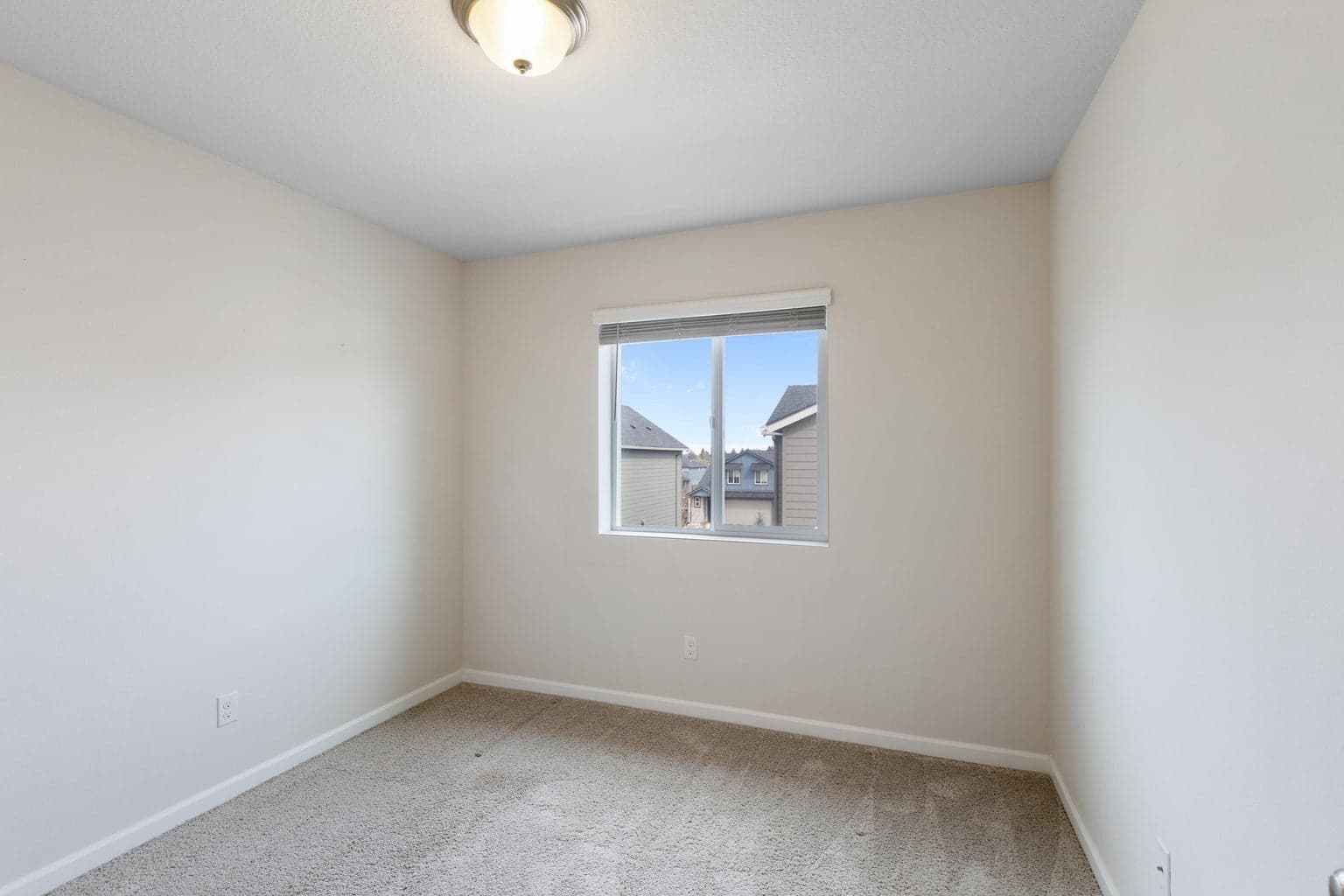 Photo of 20550 SE Cameron Avenue 17 of 29