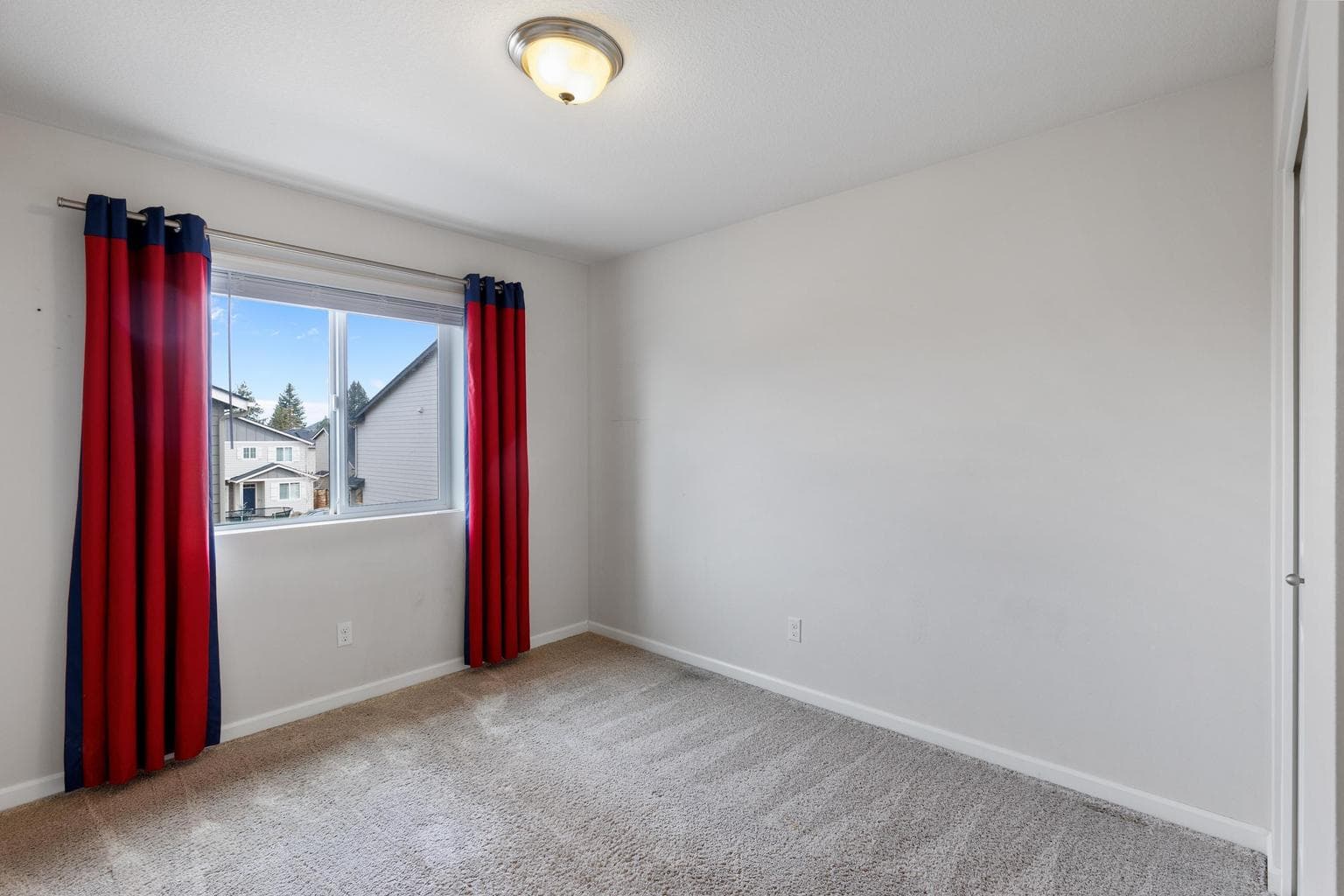 Photo of 20550 SE Cameron Avenue 19 of 29