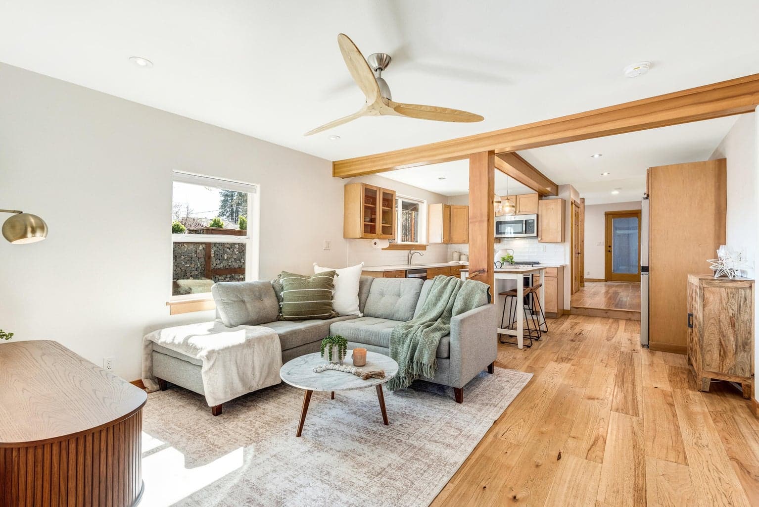 Photo of 1405 Davenport 2 of 39