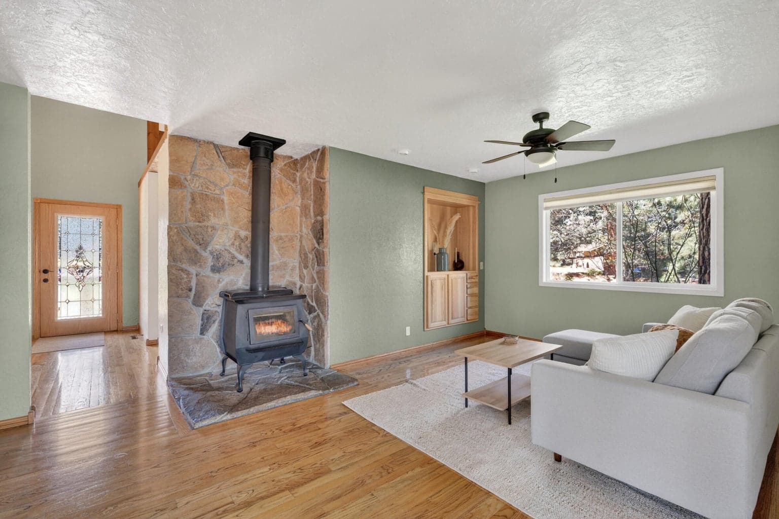 Photo of 60596 Springtree 5 of 43
