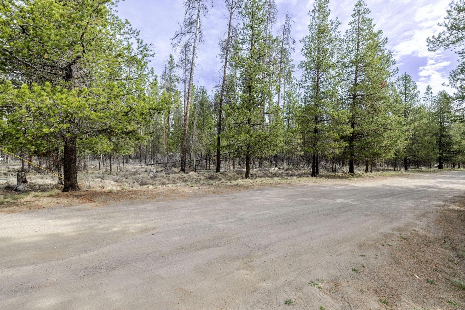 Photo of 16040 Waddell 2 of 14