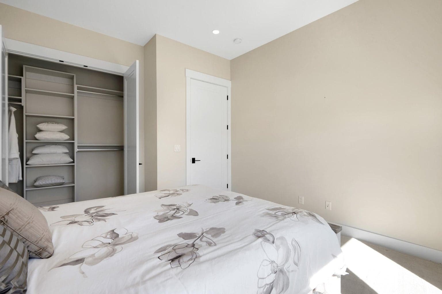 Photo of 60871 River Rim Drive 31 of 42