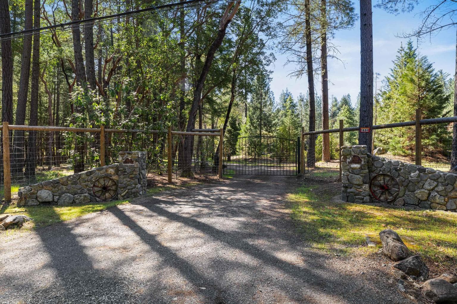 Photo of 1630 Powell Creek 2 of 62