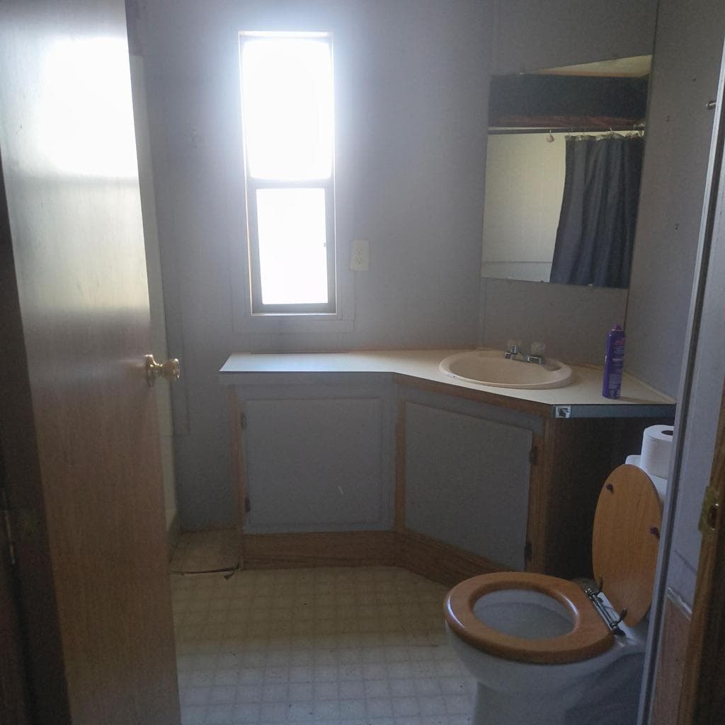Photo of 222 Ollis 5 of 6