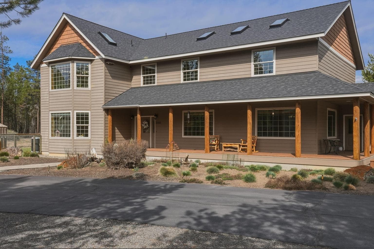 Photo of 16905 Pleasant View 5 of 105