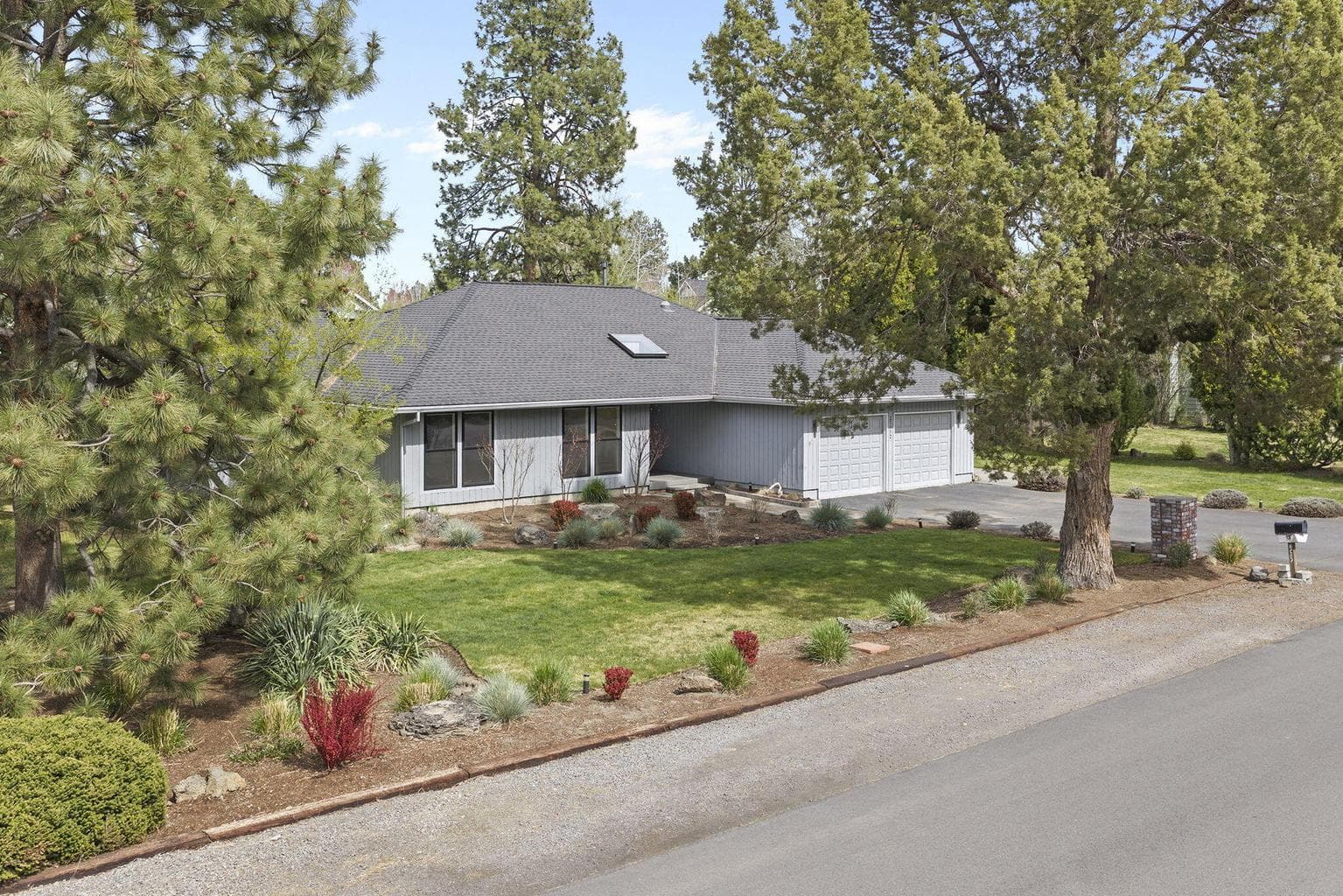Photo of 21052 Desert Woods 2 of 48