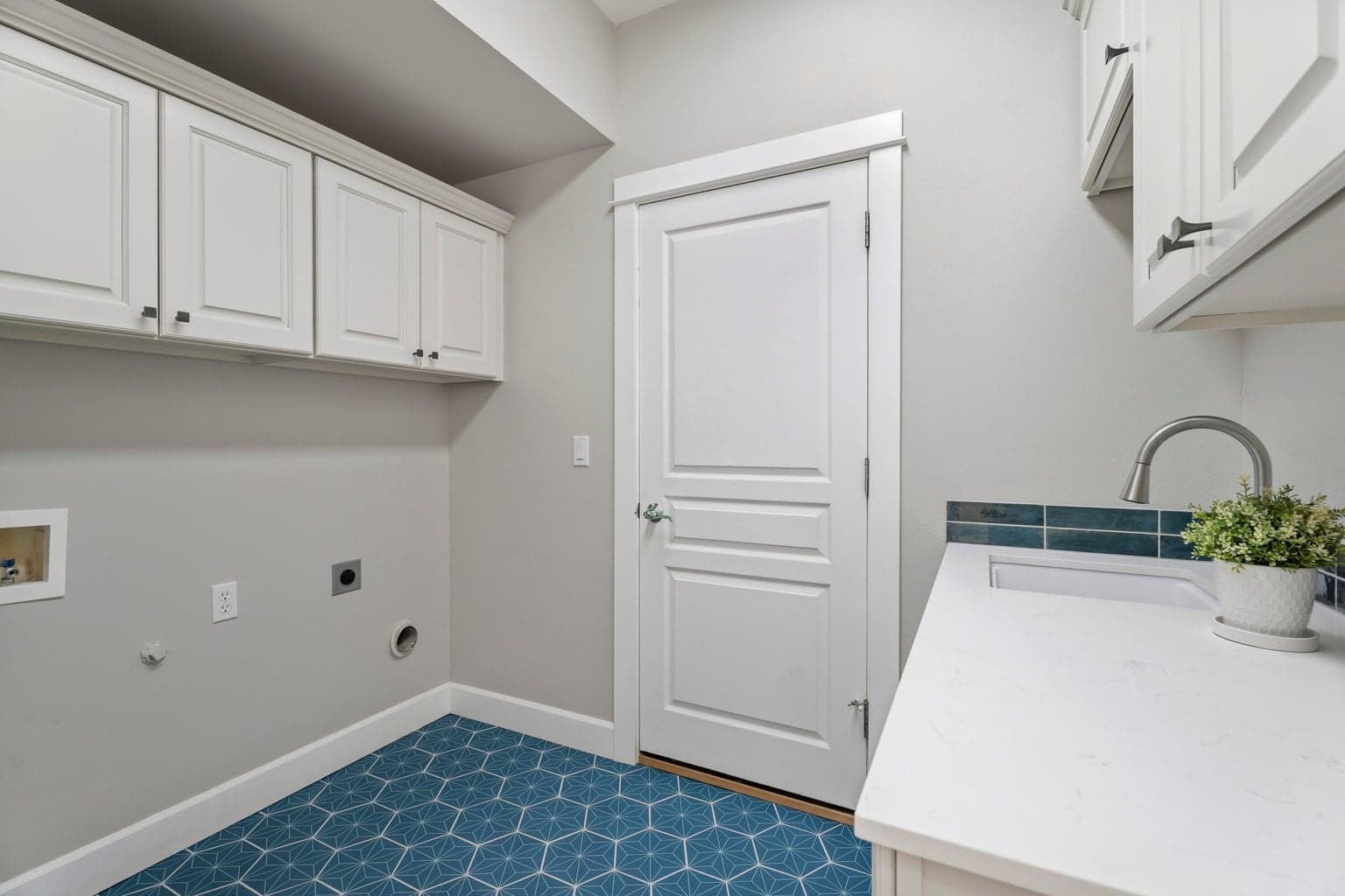 Photo of 61425 Davis Lake Loop 22 of 51