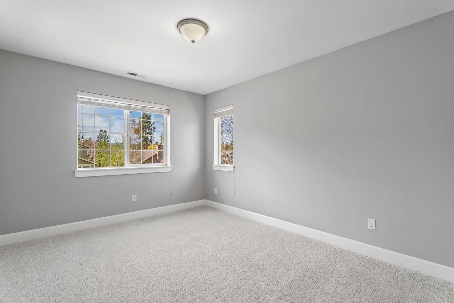 Photo of 61425 Davis Lake Loop 33 of 51
