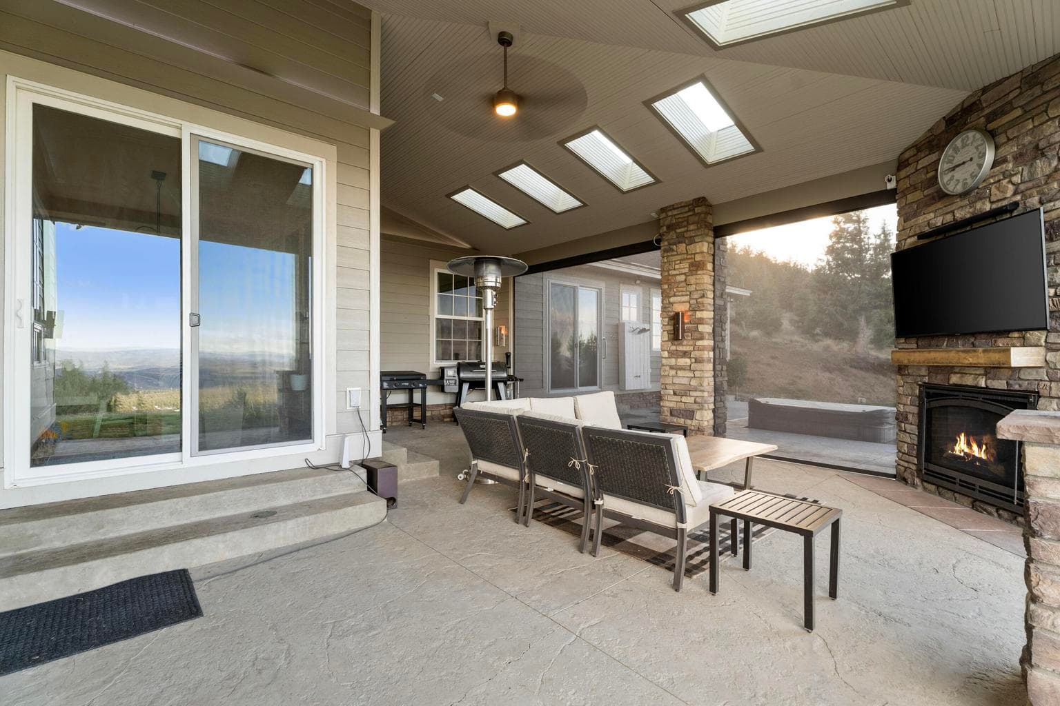 Photo of 7579 SE Night Hawk Court 30 of 76