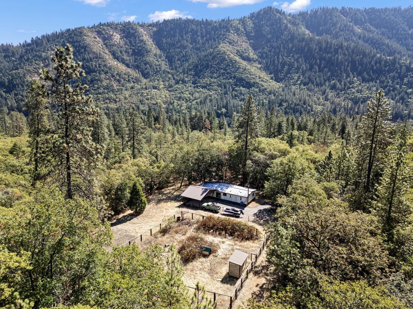 Photo of 4980 Foothill Boulevard 1 of 33