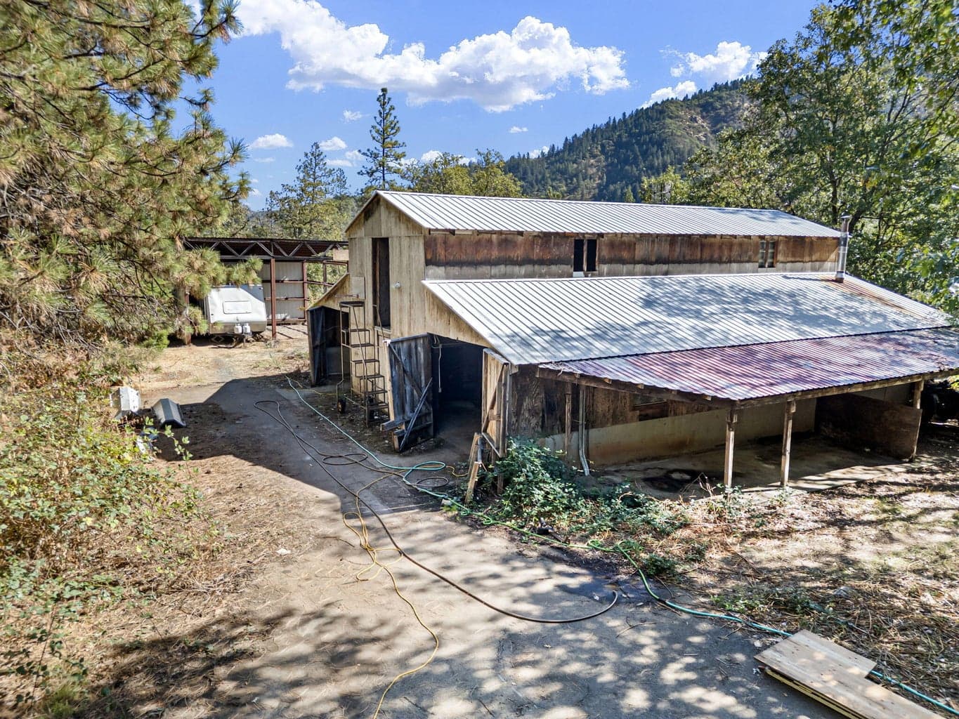 Photo of 4980 Foothill Boulevard 3 of 33