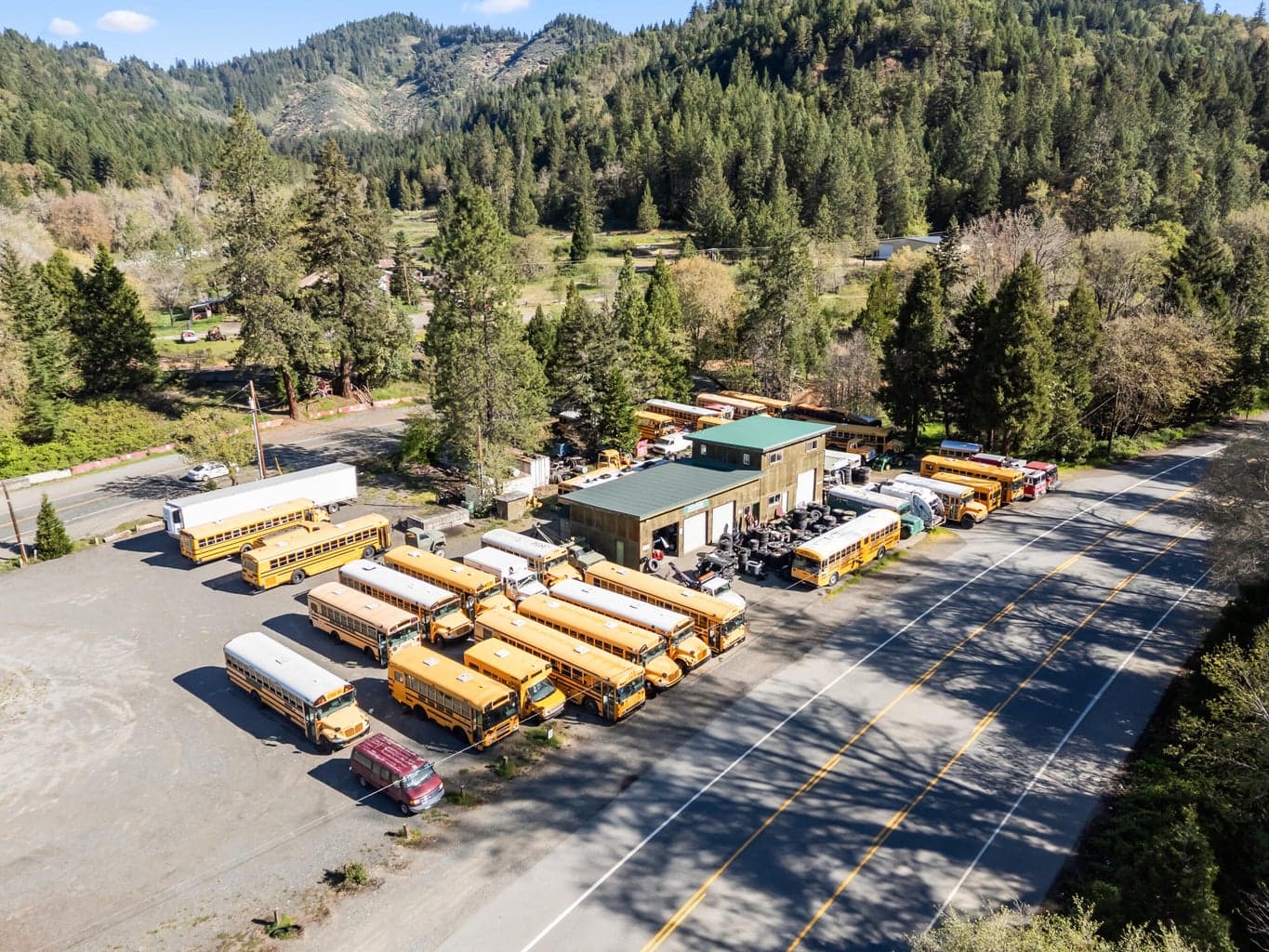 Photo of 440 Old Highway 99 4 of 37