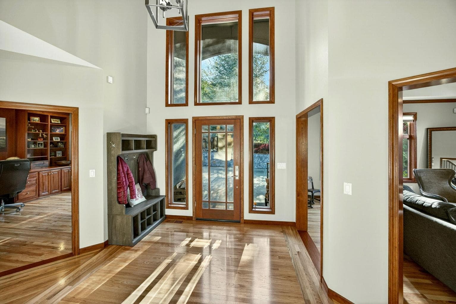 Photo of 2583 Oak View Circle 3 of 90