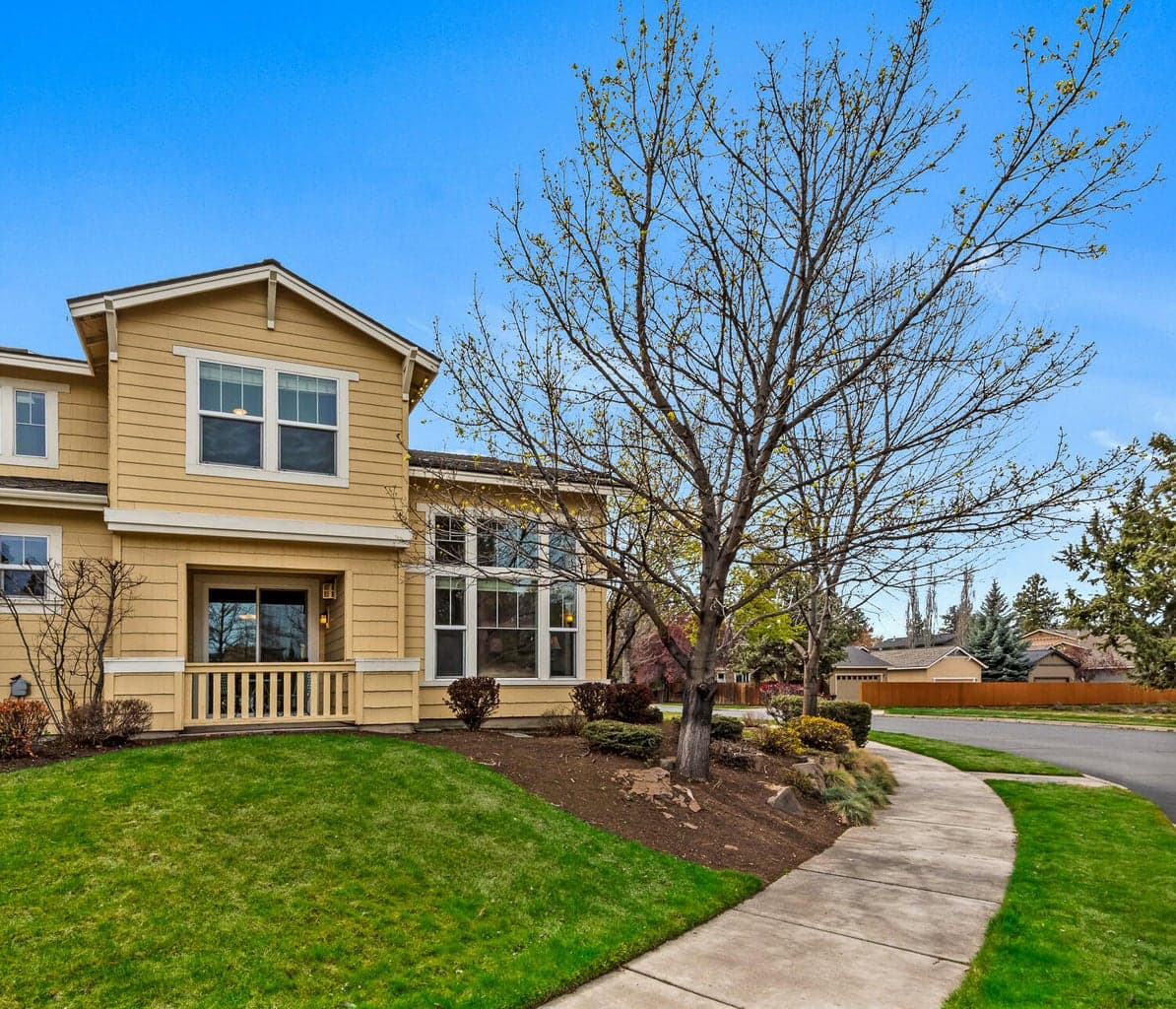 Photo of 630 Hill 2 of 28