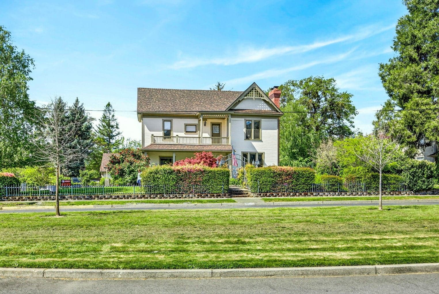 1002 Washington