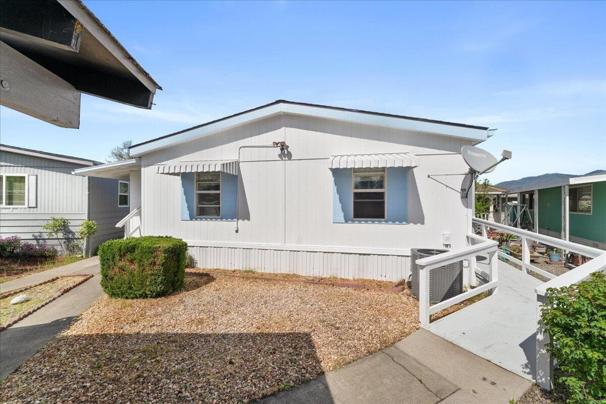 Photo of 114 Briarwood 3 of 27