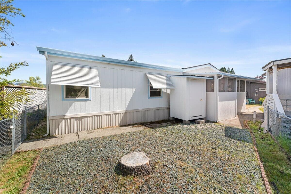 Photo of 114 Briarwood 4 of 27