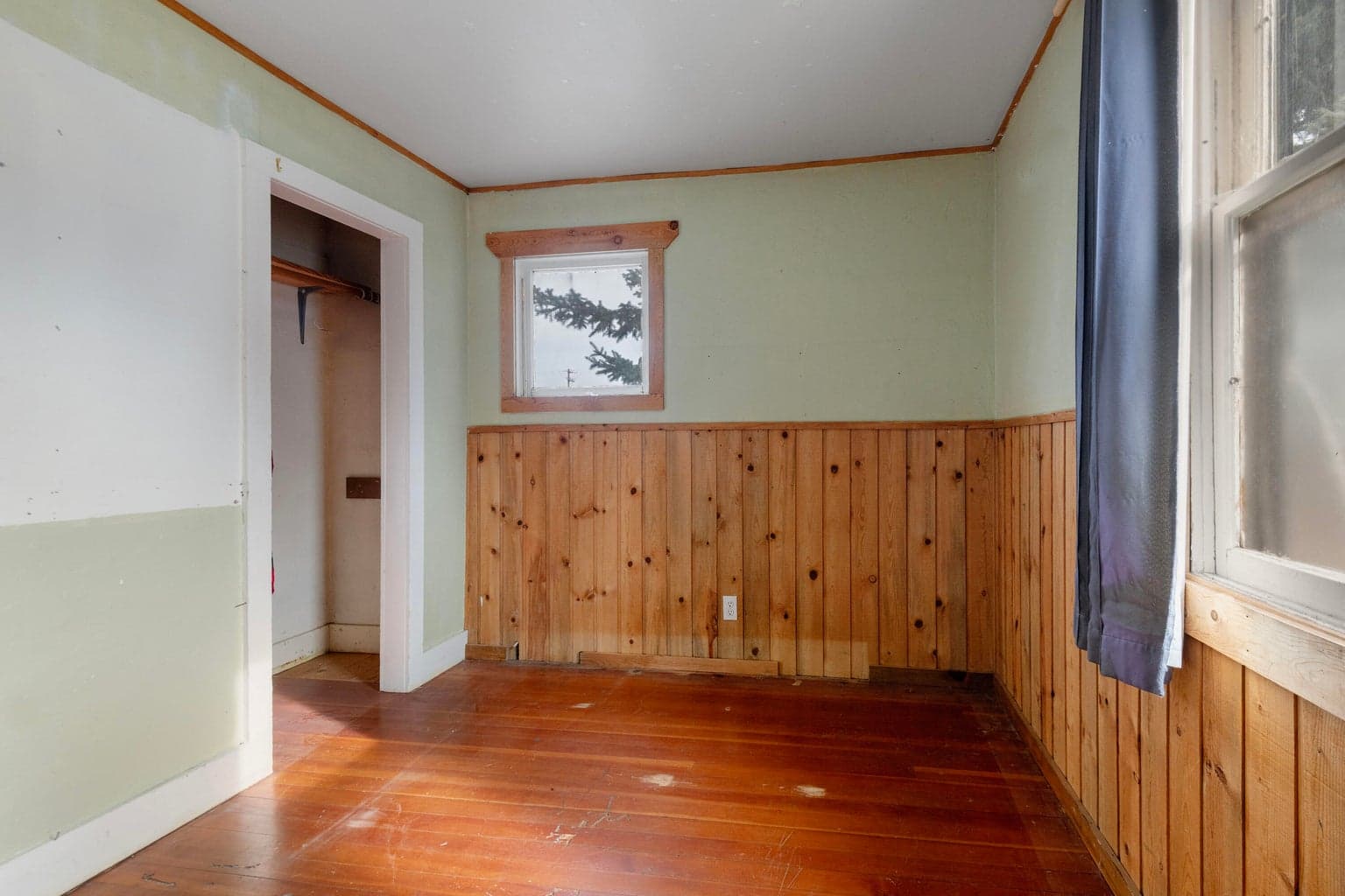 Photo of 243 W Adams Avenue 10 of 19
