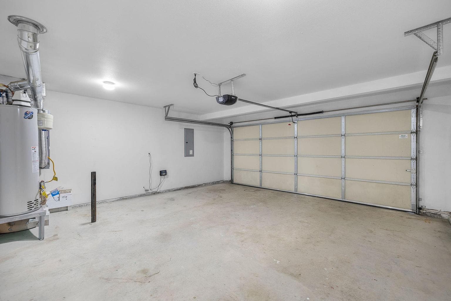 Oversized - 2-car garage