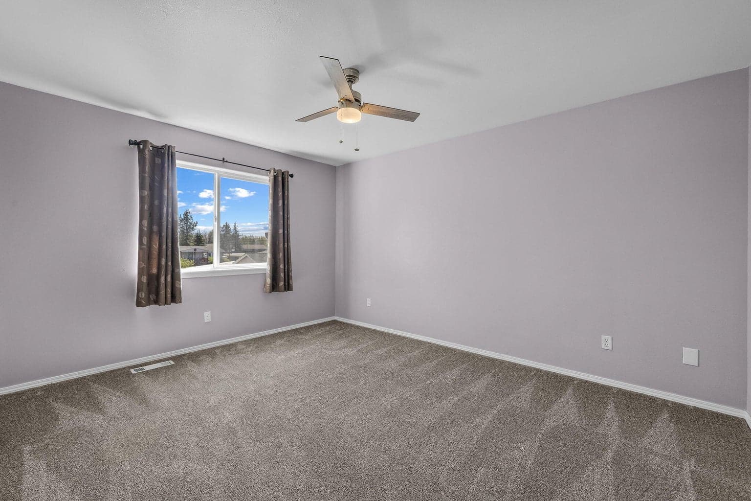 Photo of 628 NW Green Forest Circle 29 of 43