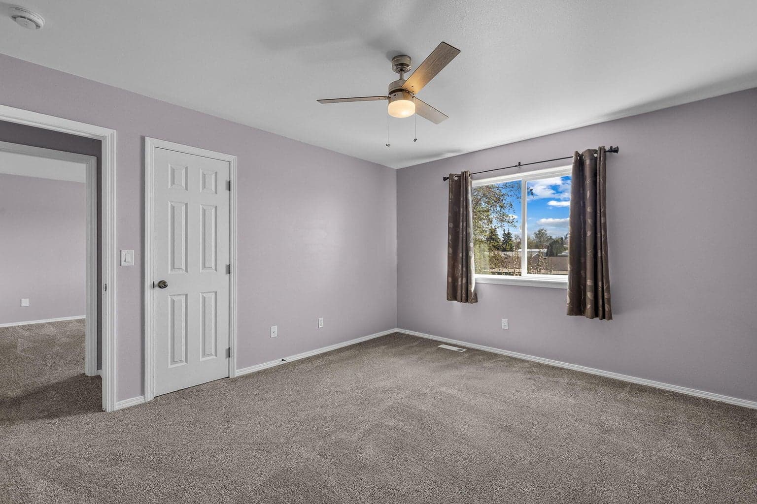 Photo of 628 NW Green Forest Circle 31 of 43