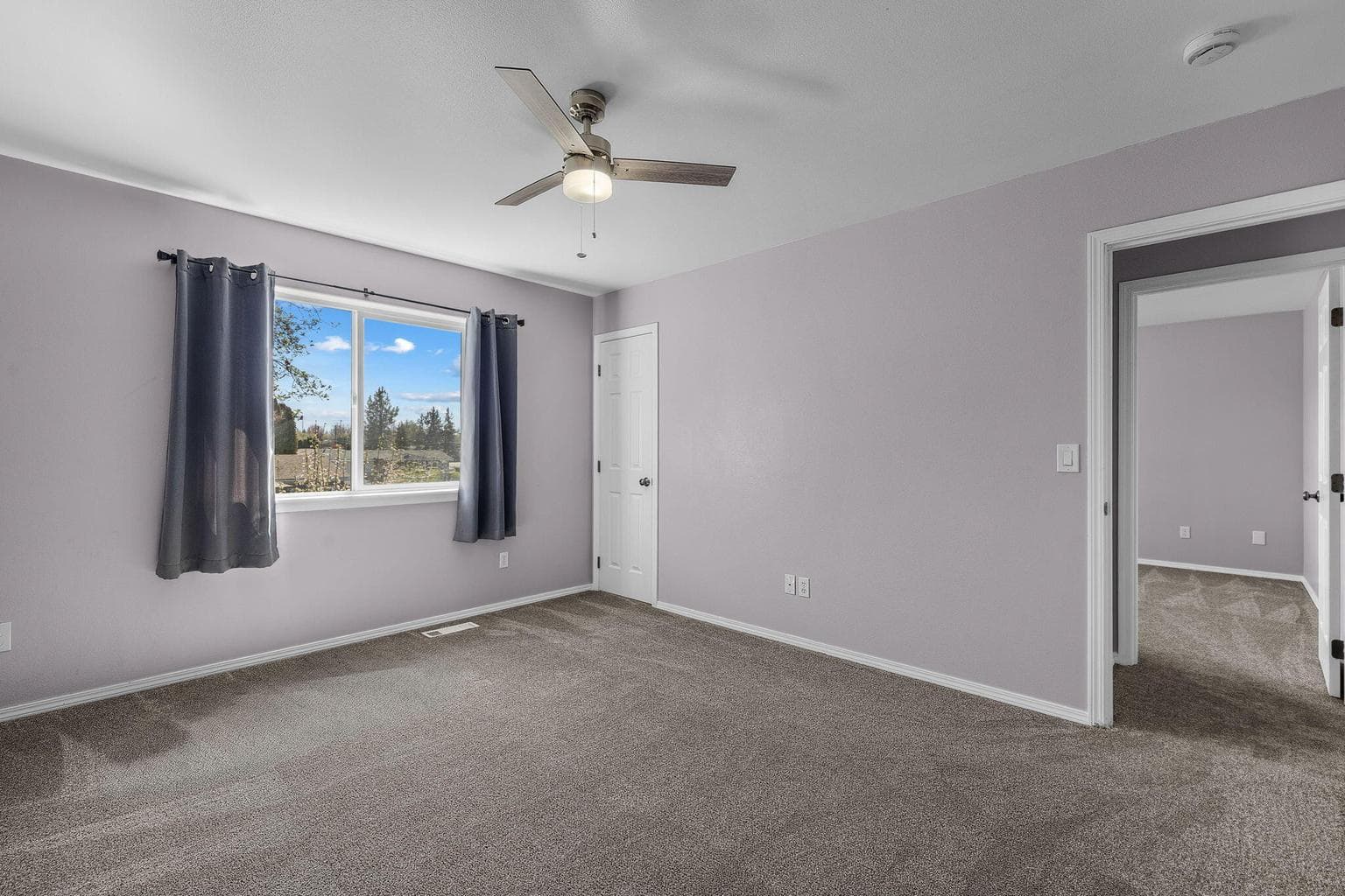 Photo of 628 NW Green Forest Circle 35 of 43